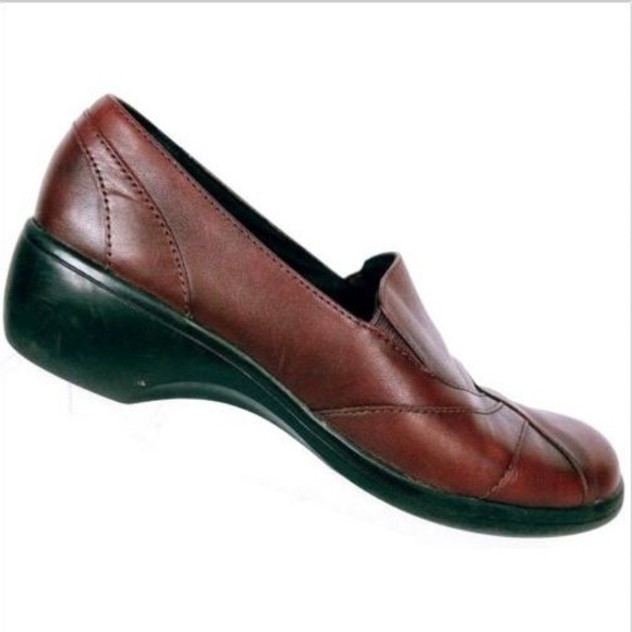 clarks shoes burgundy